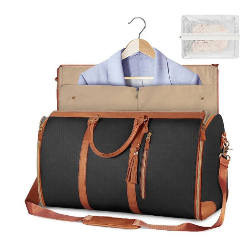 Bolsa de viaje plegable para transportar cómodamente la ropa.